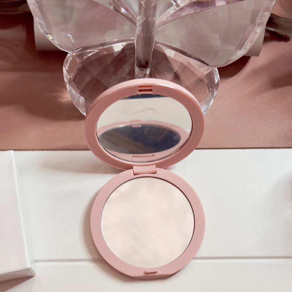 Pink Dior Beauty Quilted Heart Compact Mirror - Picture 3 of 4